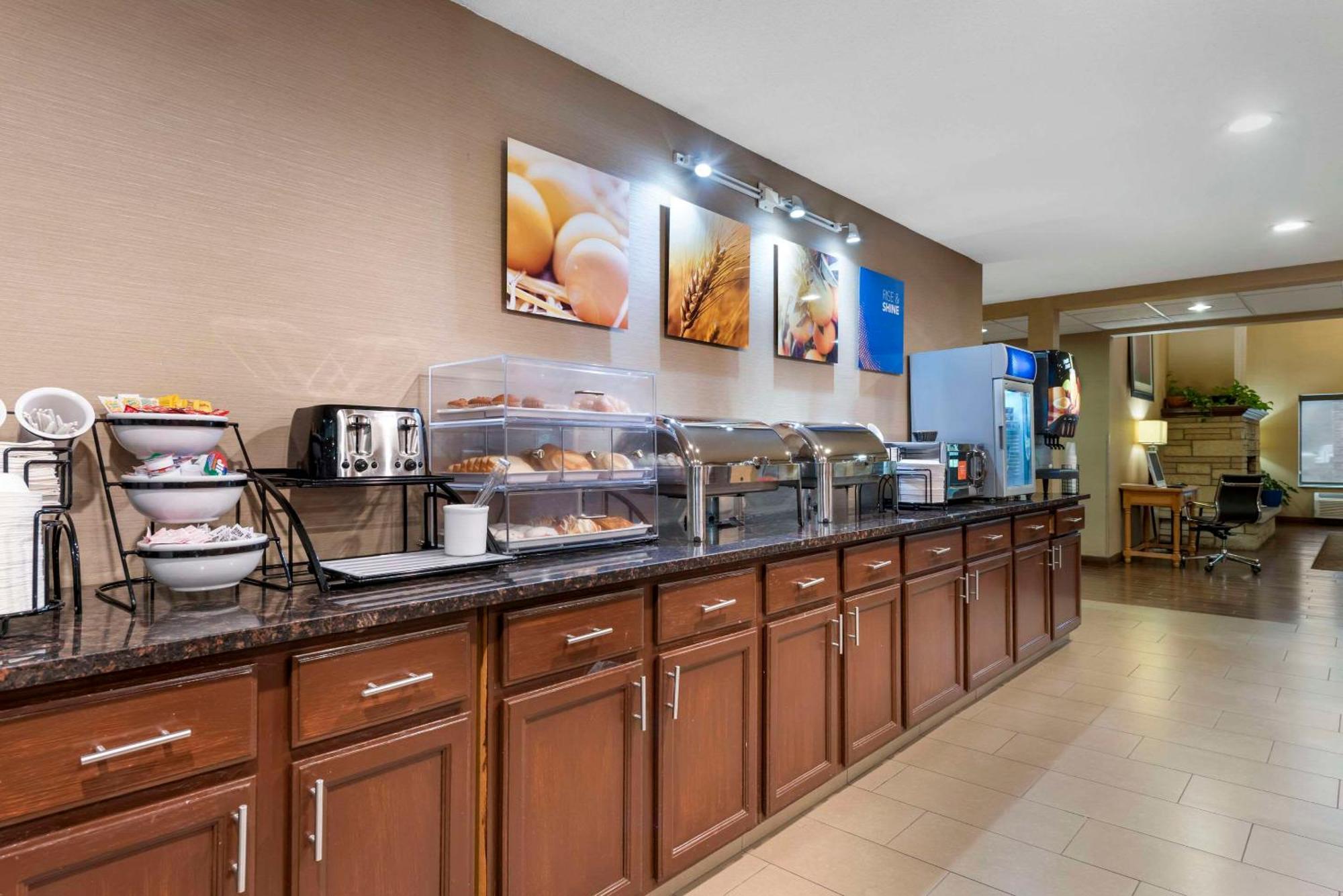Comfort Inn & Suites Black River Falls I-94 Exteriér fotografie