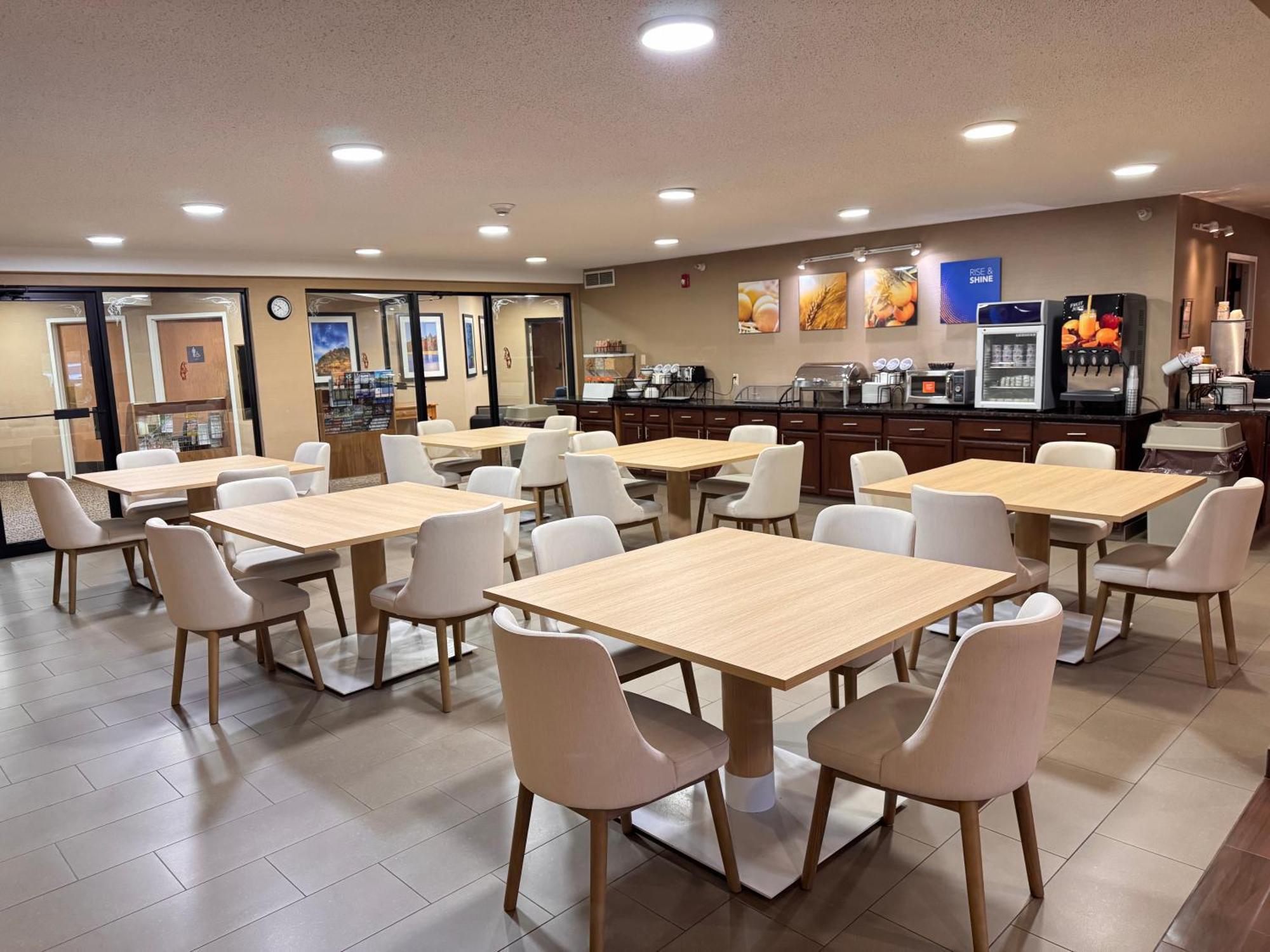 Comfort Inn & Suites Black River Falls I-94 Exteriér fotografie